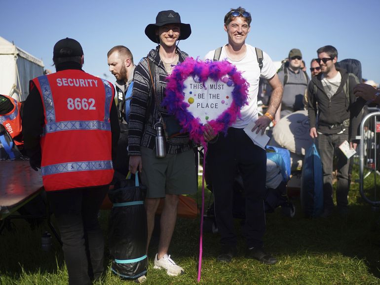 Festival de Glastonbury regresa por 1a vez desde pandemia