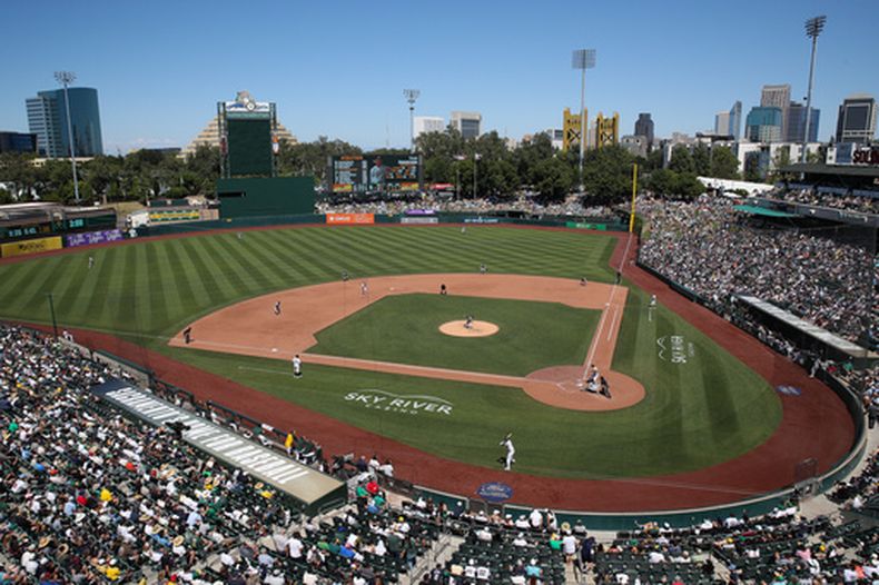 Los Atléticos y Yankees de Nueva York disputan la quinta entrada del encuentro de la MLB en el Sutter Health Park el domingo 31 de mayo del 2026. (AP Foto/Scott Marshall)