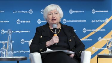 La secretaria del Tesoro Janet Yellen habla durante un foro en las reuniones anuales del Banco Mundial y del Fondo Monetario Internacional en Washington, el martes 22 de octubre de 2024. (AP Foto/Jose Luis Magana)