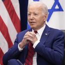 ARCHIVO - El presidente Joe Biden escucha al primer ministro israelí Benjamin Netanyahu en Nueva York, 20 de setiembre de 2023. (AP Foto/Susan Walsh, File)
