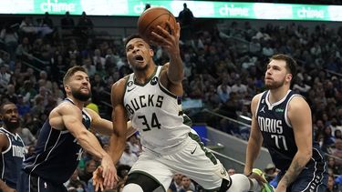 Bucks vencen a Mavericks, Doncic tras perder a Antetokounmpo