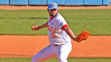 lanzador de ciego avila huye de cuba a pocos dias del comienzo de la postemporada