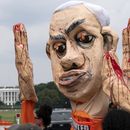 Manifestantes marchan por Constitution Avenue en protesta por la visita del primer ministro israelí, Benjamin Netanyahu, a la Casa Blanca durante una concentración frente a la Casa Blanca, el jueves 25 de julio de 2024, en Washington. (Foto AP/Jose Luis Magana)