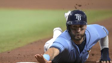Kiermaier y los Rays remontan para vencer 3-2 a Medias Rojas