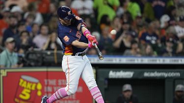 Grand slam de Díaz ayuda a Astros a vencer 5-0 a Tigres