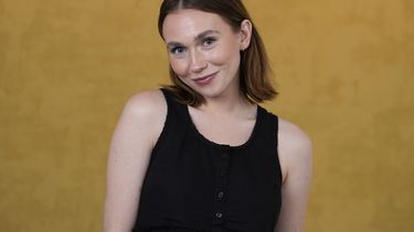La actriz y comediante canadiense Veronika Slowikowska posa para un retrato el viernes 17 de mayo de 2024 en Los Ángeles. (Foto AP/Ashley Landis)
