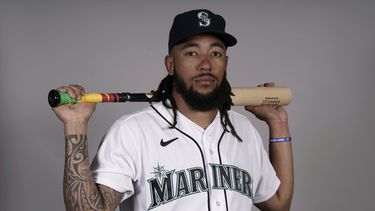 Marineros extienden contrato de J.P. Crawford hasta 2026