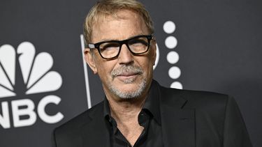 Kevin Costner asiste a SNL50: The Anniversary Special en Rockefeller Plaza el domingo 16 de febrero de 2025, en Nueva York. (Foto Evan Agostini/Invision/AP)