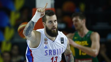 americateve | El jugador de Serbia, Miroslav Raduljica, festeja un canasto contra Brasil en la Copa del Mundo de b&aacute;squetbol el mi&eacute;rcoles, 10 de septiembre de 2014, en Madrid, Espa&ntilde;a. (AP Photo/Andres Kudacki)