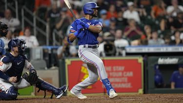 Taveras empuja 5; Rangers vencen a Astros en 10 innings