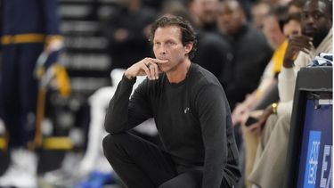Hawks contratan a Snyder para reemplazar a McMillan