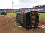 indonesia destituye a jefe policial tras tragedia en estadio