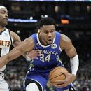 Antetokounmpo y Bucks vencen a diezmados Nuggets