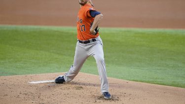 Tucker aporta jonrón a victoria de Astros sobre Rangers