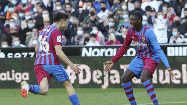 Barcelona golea 4-1 a Valencia, Sevilla se rezaga