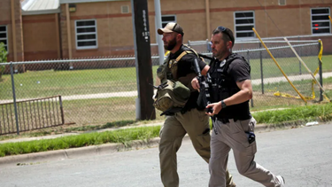 al menos 14  ninos muertos y otros heridos tras un tiroteo en una escuela primaria de texas