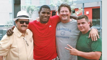 Mike Brito, Yasiel Puig, Logan White y Gilberto Suárez en una foto.