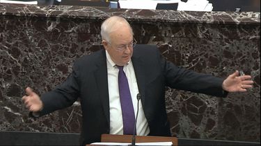 Al defender a Trump, Ken Starr se opone a juicios políticos