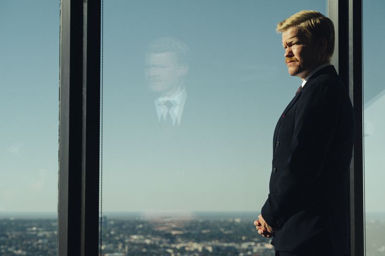 En esta imagen proporcionada por Searchlight Pictures, Jesse Plemons en una escena de Kinds of Kindness. (Atsushi Nishijima/Searchlight Pictures via AP)