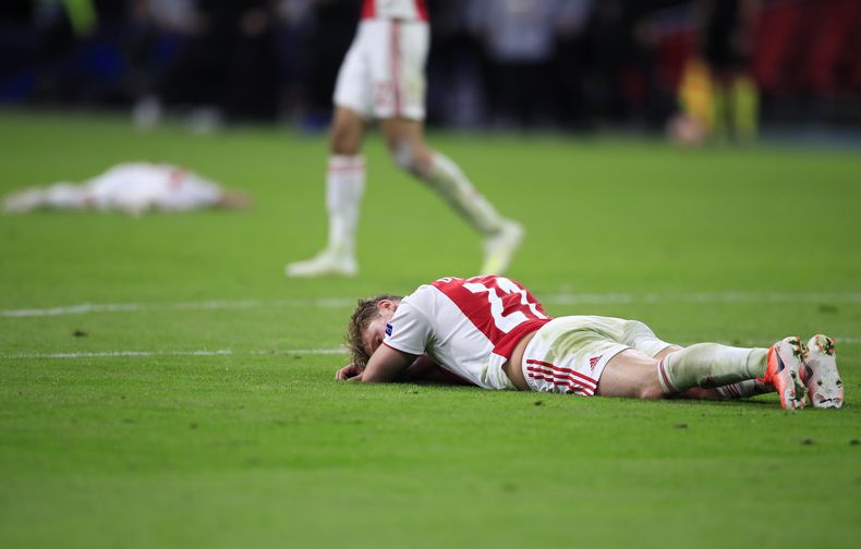 DEP-FUT_CAMPEONES_AJAX-TOTTENHAM-1.jpg