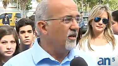 americateve | El candidato a concejal de la ciudad de Doral, Pete Cabrera denuncióque la directiva de la escuela Ronald Reagan le prohibió a sus estudiantes participar como voluntarios en la recta final de su campaña electoral.