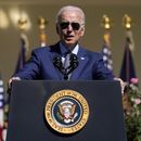 Biden pide no elevar precios de la gasolina por el huracán