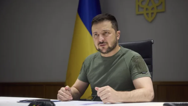 Zelenski denuncia bombardeo ruso en Jersón como acto de terror en Navidad