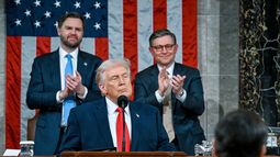 El presidente de Estados Unidos, Donald Trump, ofrece su discurso sobre el Estado de la Unión ante un pleno del Congreso en la Cámara de Representantes, en el Capitolio federal en Washington, el martes 24 de febrero de 2026. (Kenny Holston/The New York Times via AP, Pool)