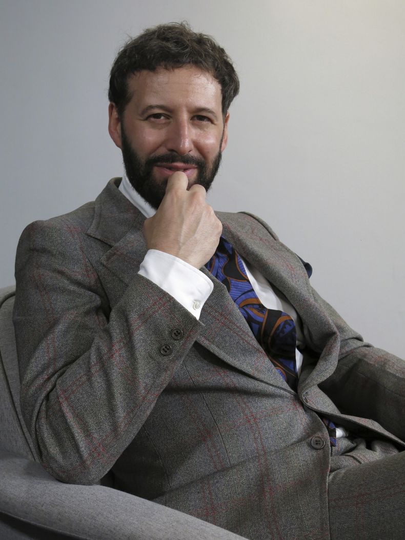 El músico y productor mexico-francés Adán Jodorowsky posa para un retrato durante una entrevista en la Ciudad de México, el jueves 31 de julio de 2025. (Foto AP/Berenice Bautista)