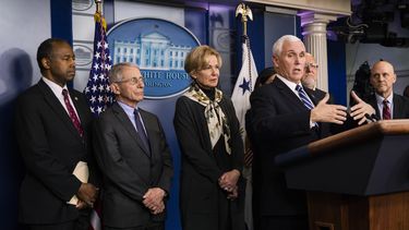 Trump promulga presupuesto para combatir coronavirus