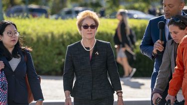 Vistazo a los testigos en juicio político a Trump