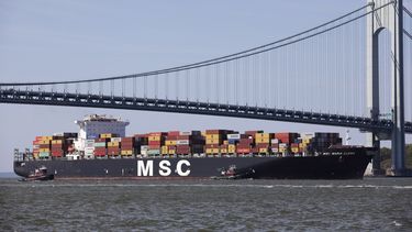 Brecha comercial de EEUU aumenta al nivel más alto en meses