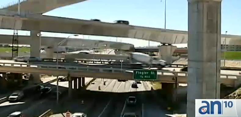 Los conductores del condado Miami Dade que viajan por la autopista 836 a diario comenzaron a pagar más por conducir por esa vía.