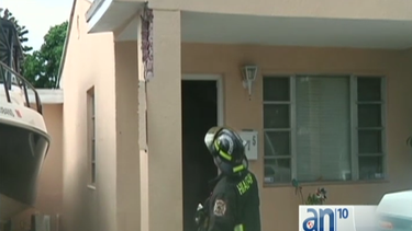 una descarga electrica provoco esta tarde un incendio en el oeste de hialeah
