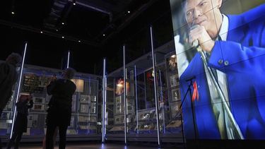 Una vista general del Centro David Bowie, un nuevo archivo en la Bodega Este del Mueo V&A en Londres, el miércoles 10 de septiembre de 2025, antes de su apertura al público el sábado. (Foto AP/Joanna Chan)
