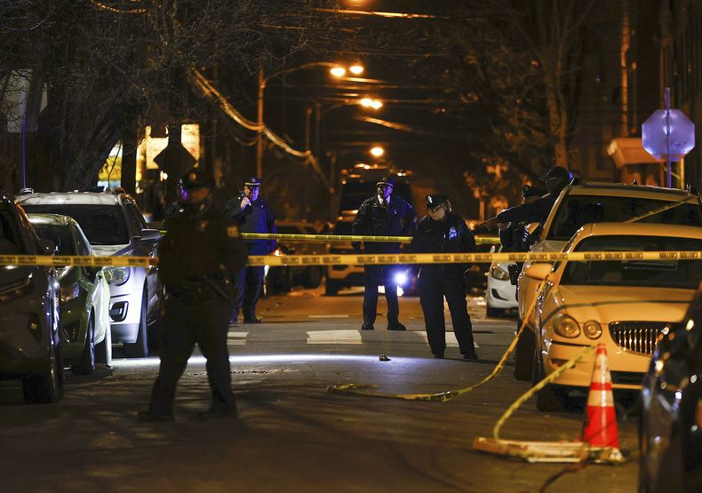 AMN-GEN UNIVERSIDAD TEMPLE-POLICÍA MUERTO