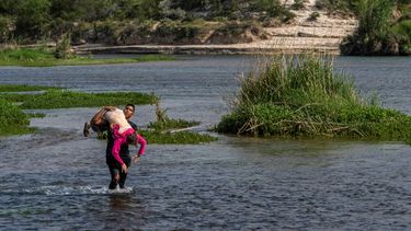 crisis fronteriza en texas por ingreso precipitado de migrantes venezolanos