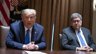 FuentesAP: Trump considera a Powell como fiscal especial