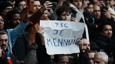 Neymar y Messi abucheados por hinchas del PSG