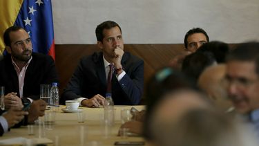 Guaidó asume control de 3 sedes diplomáticas en EEUU