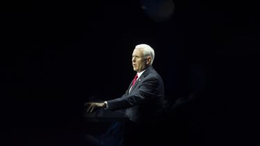 Pence advierte a Turquía no comprar sistema de defensa ruso