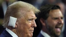El candidato presidencial republicano Donald Trump y su compañero de fórmula JD Vance en la convención republicana en Milwaukee, el 15 de julio del 2024. (Foto AP/Evan Vucci)