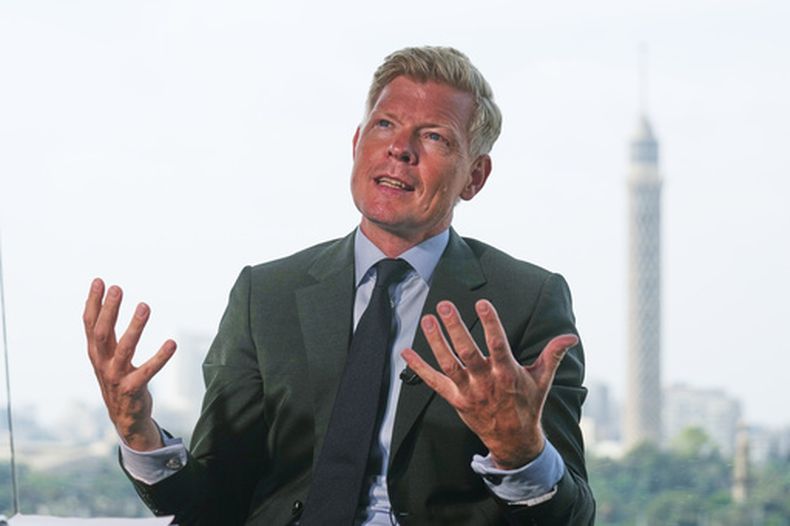 Hans Grundberg, enviado de la ONU para Yemen, habla en entrevista con The Associated Press en El Cairo, Egipto, el martes 29 de septiembre de 2026. (AP Foto/Amr Nabil)