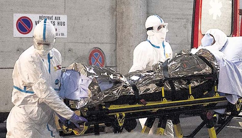 Félix Báez está confiado, "positivo" y "muy bien atendido", asegura su esposa.