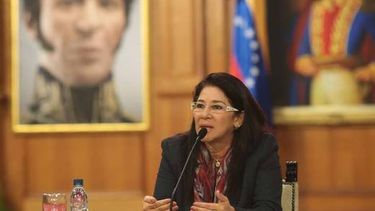 americateve | El funcionario fue identificado como Dennys Antonio Cuello Reina de 33 años de edad y se encontraba en su casa, ubicada en el barrio Participación de Santa Rita, cuando cinco delincuentes ingresaron a robar.