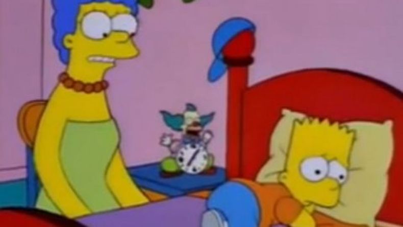 En un episodio emitido en octubre de 1997, Marge le pregunta a Bart si quiere leer un libro, y le muestra uno titulado El curioso George y el virus del Ébola