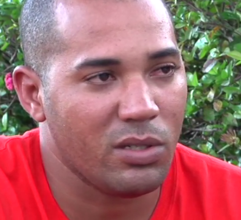 Un cubano discapacitado, ex-atleta paralímpico, acaba de llegar al exilio y hoy mismo no dispone de un sitio donde pasar la noche.