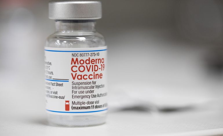 EEUU comenzará a aplicar en septiembre las vacunas actualizadas de Pfizer y Moderna contra el COVID-19