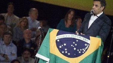 El opositor Neves quiere revisar la contratación de médicos cubanos en Brasil
