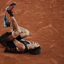 Francia: Zverev sale por lesión ante Nadal, que va a final